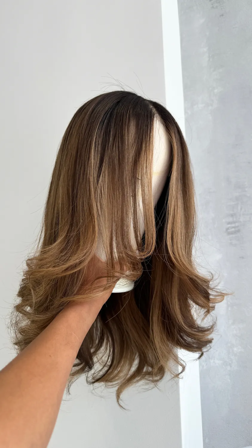 Extraliebe Atelier Anne Light Bronde Balayage Perücke Caramel