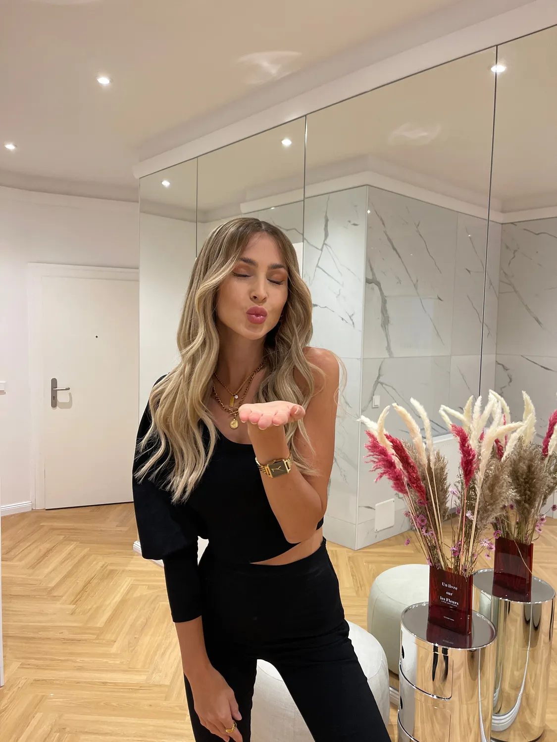 Extraliebe Atelier Linn Natural Blonde Balayage Perücke mit Pony