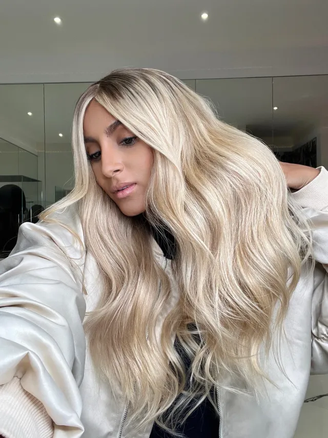 Extraliebe Atelier Tessia Bronzed Beigeblond Perücke cremeblond