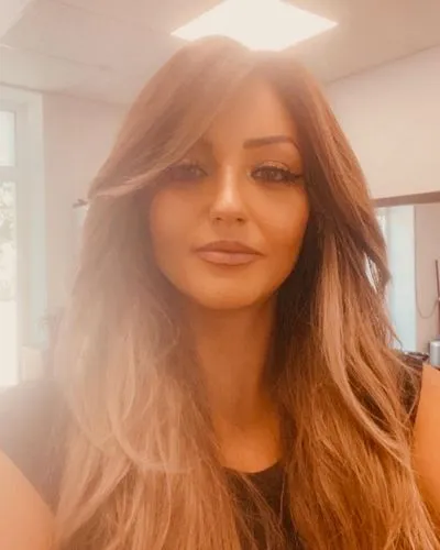 Extraliebe Atelier Candice Brown Bronde Balayage Perücke Ansatz