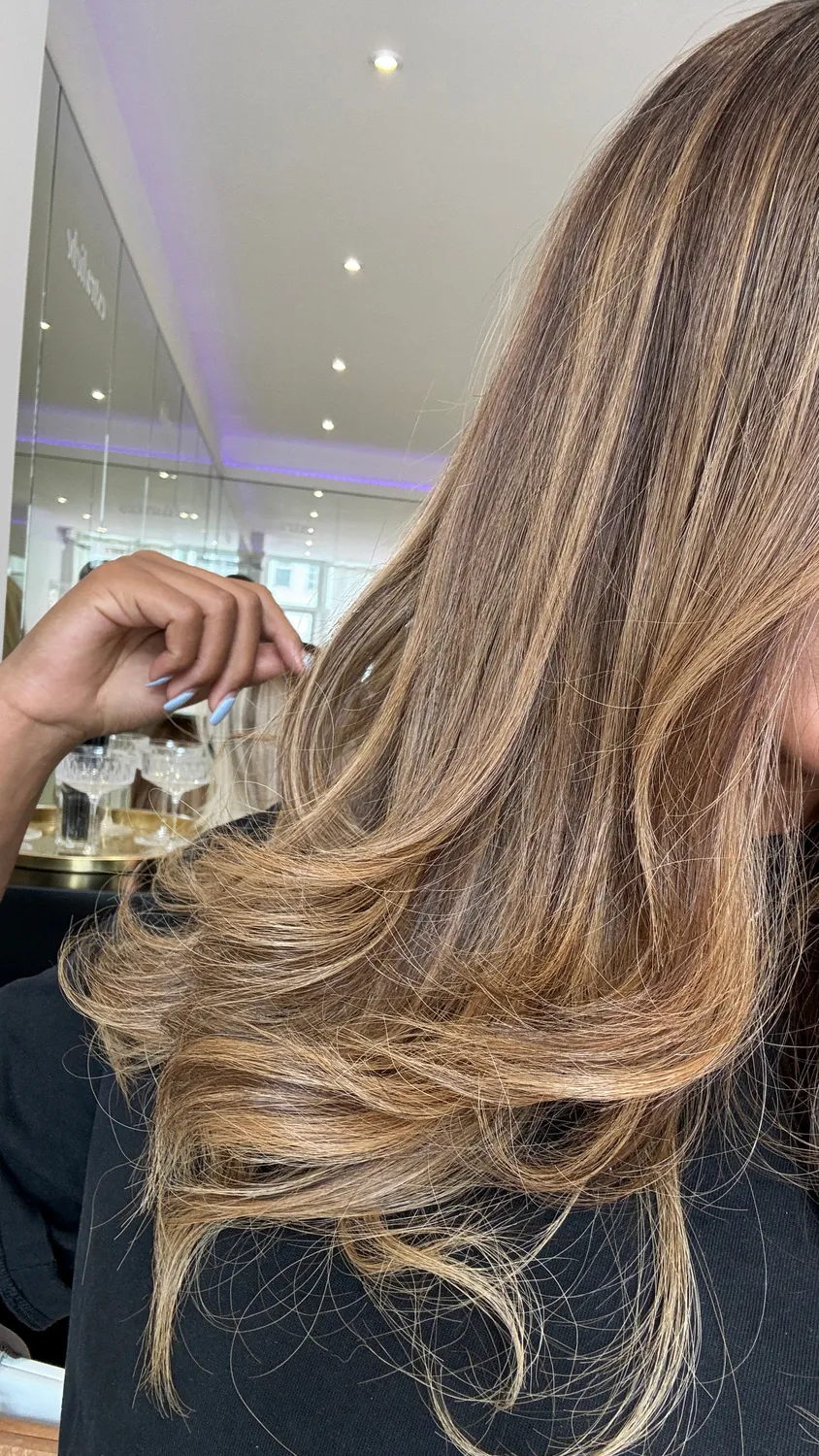 Extraliebe Atelier Anne Light Bronde Balayage Perücke Caramel