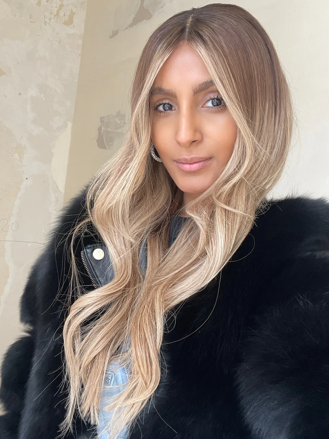 Extraliebe Atelier Jayda Perücke Aschblond Balayage