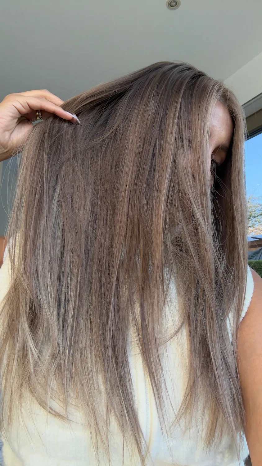 Extraliebe Atelier Leandra Dark Blonde Balayage Perücke