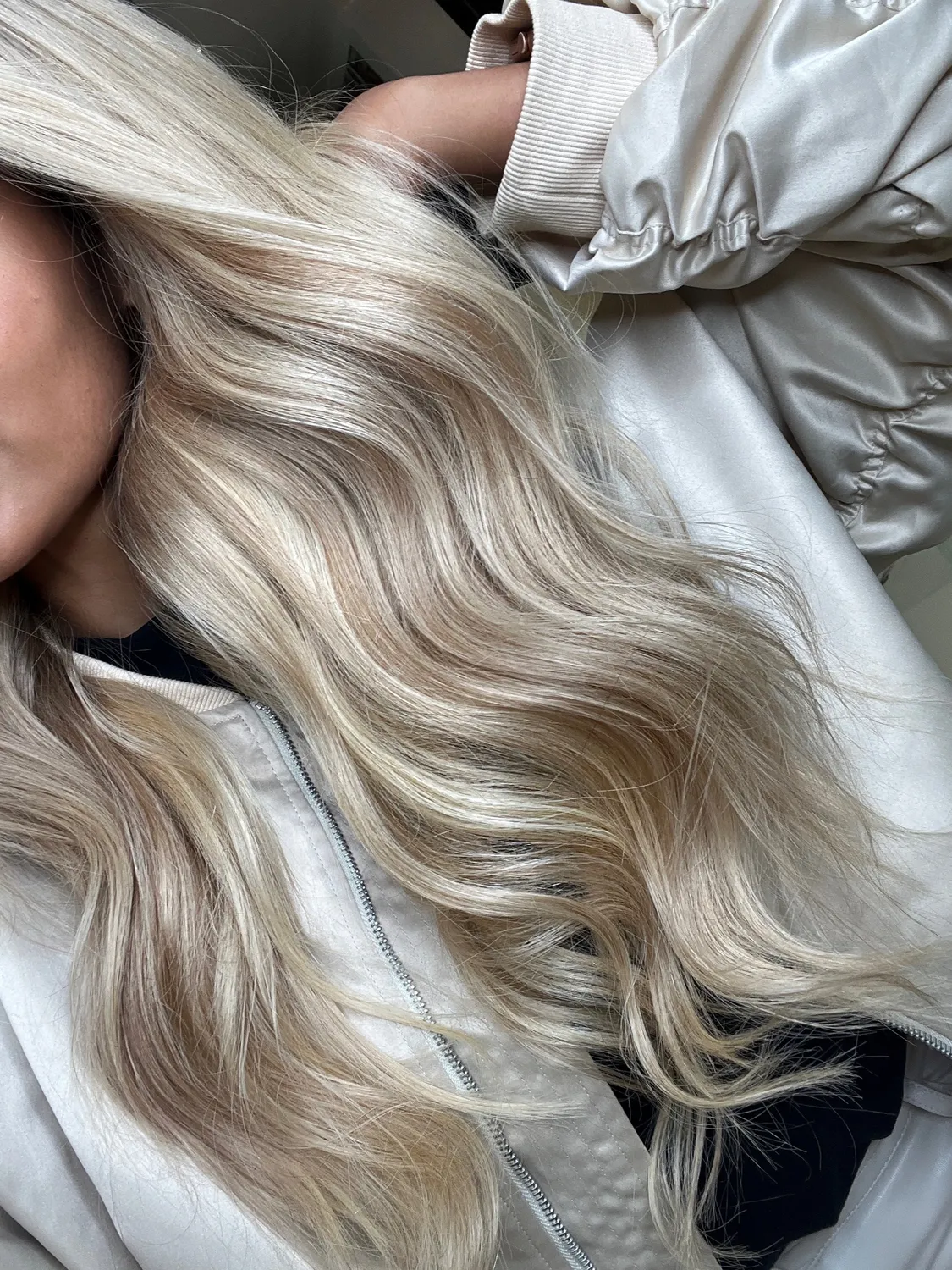 Extraliebe Atelier Tessia Bronzed Beigeblond Perücke cremeblond