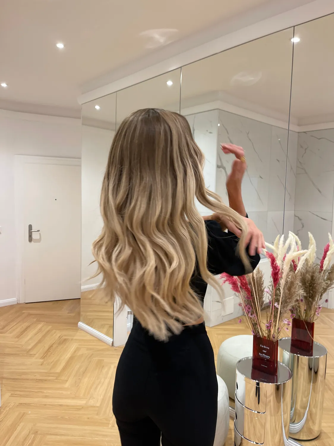 Extraliebe Atelier Linn Natural Blonde Balayage Perücke mit Pony